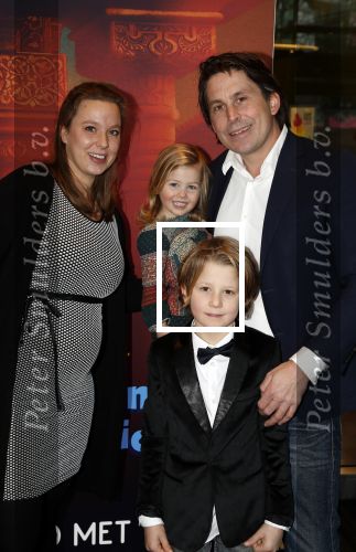 Amsterdam 11 februari 2018
Premiere Ted en het geheim van koning Midas in Pathe arena. Lodewijk Hoekstra met zijn zwangere vriendin en zijn kinderen