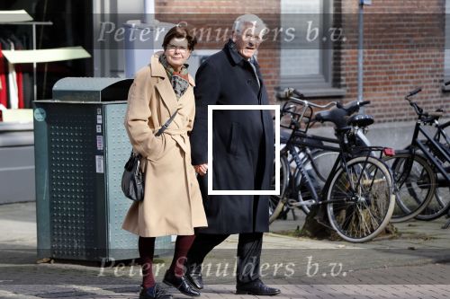 Amsterdam 9 maart 2018 
Joop Daalmeijer en zijn vrouw Maartje v Weegen hand in hand wandelend door Amsterdam