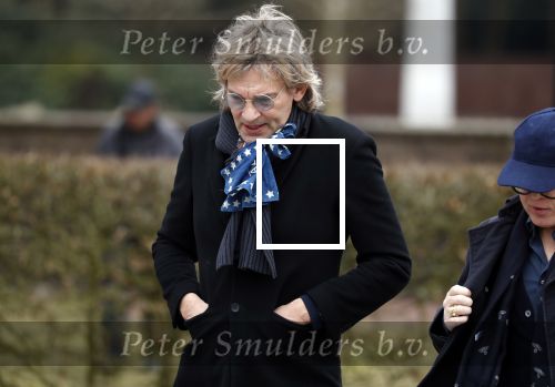 Leusden 6 maart 2018
Crematie Mies Bouwman in crematorium Leusden. Mathijs v Nieuwkerk met Marc Marie Huybregts