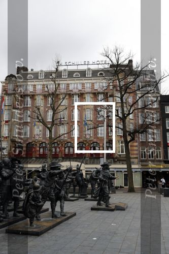 Amsterdam 6 maart 2018
Beveiliging met honden bij opbames RTL Late night in NH hotel Schiller