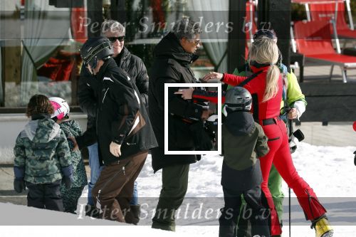 Lech/ Oberlech 25 februari 2018
Nikkie Plessen en haar man Ruben Bontekoe zij met hun kinderen op vakantie in Oberlech