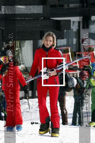 Lech/ Oberlech 25 februari 2018
Nikkie Plessen en haar man Ruben Bontekoe zij met hun kinderen op vakantie in Oberlech