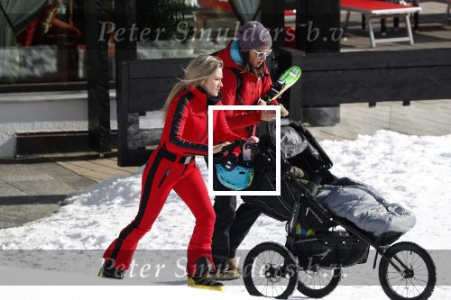 Lech/ Oberlech 25 februari 2018
Nikkie Plessen en haar man Ruben Bontekoe zij met hun kinderen op vakantie in Oberlech