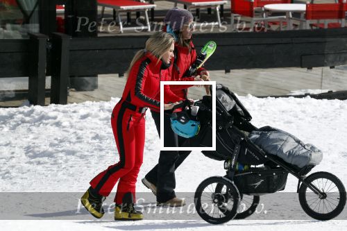 Lech/ Oberlech 25 februari 2018
Nikkie Plessen en haar man Ruben Bontekoe zij met hun kinderen op vakantie in Oberlech
