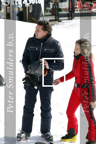 Lech/ Oberlech 25 februari 2018
Nikkie Plessen en haar man Ruben Bontekoe zij met hun kinderen op vakantie in Oberlech