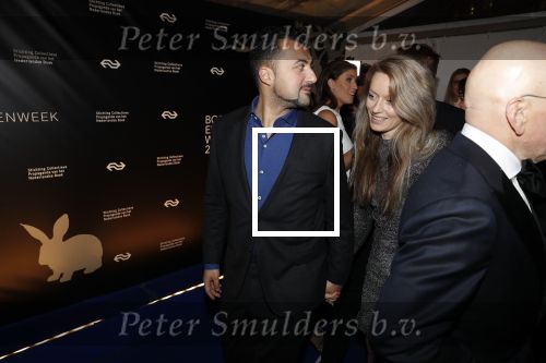 Amsterdam 9 maart 2018 
Boekenbal 2018 in de schouwburg van Amsterdam. Ozcan Akyol met partner