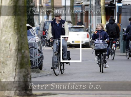 Amsterdam 5 maart 2018 
Patrick Stoof met zijn dochter op de fiets in Amsterdam