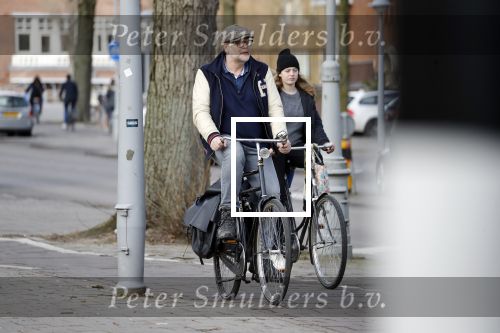 Amsterdam 5 maart 2018 
Patrick Stoof met zijn dochter op de fiets in Amsterdam