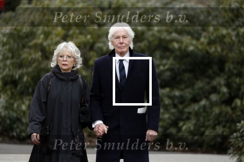 Leusden 6 maart 2018
Crematie Mies Bouwman in crematorium Leusden. Paul v Vliet met zijn vrouw