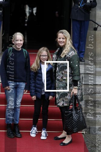 Amsterdam 3 februari 2018 
Prinses Beatrix viert haar 80e verjaardag in het paleis op de dam.
Prinses Mabel met haar kinderen Gravin Luana en Gravin Zaria