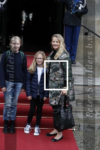 Amsterdam 3 februari 2018 
Prinses Beatrix viert haar 80e verjaardag in het paleis op de dam.
Prinses Mabel met haar kinderen Gravin Luana en Gravin Zaria