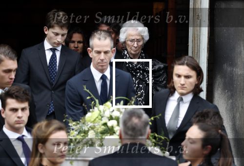 Rotterdam 20 februari 2018
Dienst voor overlijden /begrafenis Ruud Lubbers in de Laurentius Elisabeth Kathedraal. Kleinkinderen dragen de kist