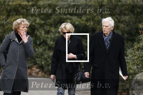 Leusden 6 maart 2018
Crematie Mies Bouwman in crematorium Leusden. Simone Kleinsma met Martine Bijl en Berend Boudewijn