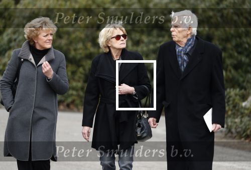 Leusden 6 maart 2018
Crematie Mies Bouwman in crematorium Leusden. Simone Kleinsma met Martine Bijl en Berend Boudewijn