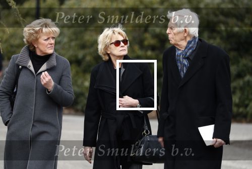Leusden 6 maart 2018
Crematie Mies Bouwman in crematorium Leusden. Simone Kleinsma met Martine Bijl en Berend Boudewijn