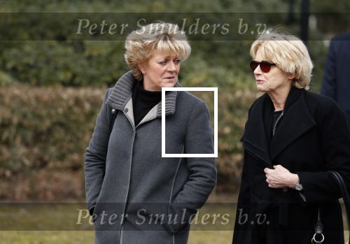 Leusden 6 maart 2018
Crematie Mies Bouwman in crematorium Leusden. Simone Kleinsma met Martine Bijl en Berend Boudewijn
