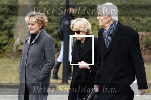 Leusden 6 maart 2018
Crematie Mies Bouwman in crematorium Leusden. Simone Kleinsma met Martine Bijl en Berend Boudewijn