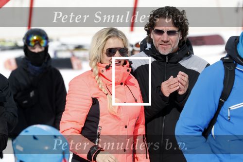 Wargain 1 maart 2018
Sonja Bakker en haar vriend  Barry van Suijdam en zoontje Bram op ski vakantie.