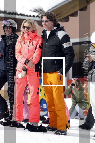 Wargain 1 maart 2018
Sonja Bakker en haar vriend  Barry van Suijdam en zoontje Bram op ski vakantie.