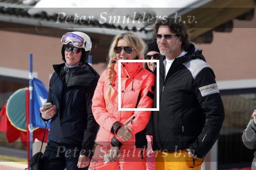 Wargain 1 maart 2018
Sonja Bakker en haar vriend  Barry van Suijdam en zoontje Bram op ski vakantie.