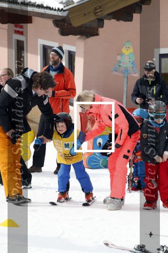 Wargain 1 maart 2018
Sonja Bakker en haar vriend  Barry van Suijdam en zoontje Bram op ski vakantie.