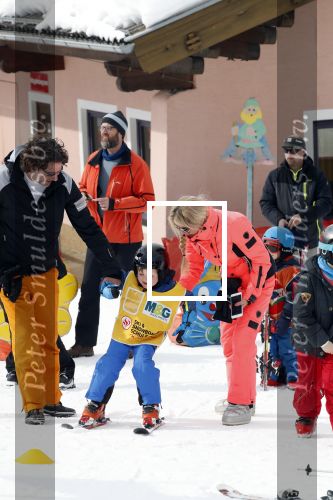 Wargain 1 maart 2018
Sonja Bakker en haar vriend  Barry van Suijdam en zoontje Bram op ski vakantie.