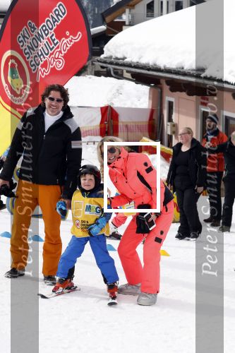Wargain 1 maart 2018
Sonja Bakker en haar vriend  Barry van Suijdam en zoontje Bram op ski vakantie.
