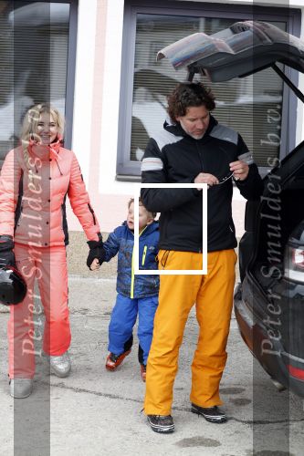 Wargain 1 maart 2018
Sonja Bakker en haar vriend  Barry van Suijdam en zoontje Bram op ski vakantie.