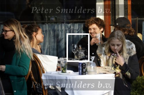 Amsterdam 21 februari 2018
Soy Kroon en Holly Brtood op terras met stylist Tommie Driessen