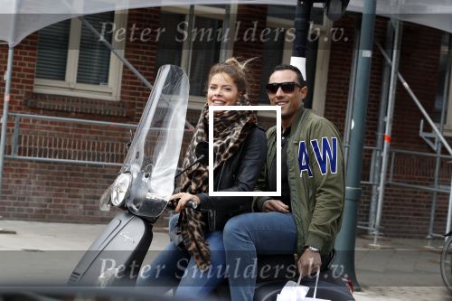 Amsterdam 12 maart 2018
Stephanie Tency met haar compagnon op de scooter