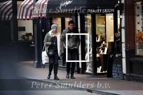 Amsterdam 19 december 2017
Twan Huys en zijn vrouw op de Utrechtsestraat