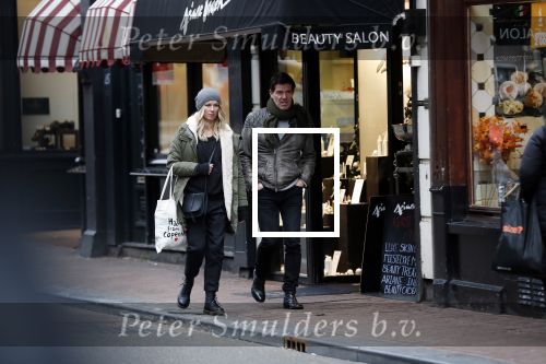 Amsterdam 19 december 2017
Twan Huys en zijn vrouw op de Utrechtsestraat
