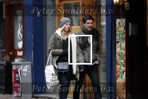 Amsterdam 19 december 2017
Twan Huys en zijn vrouw op de Utrechtsestraat