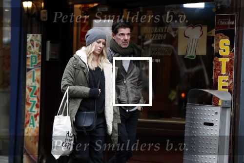 Amsterdam 19 december 2017
Twan Huys en zijn vrouw op de Utrechtsestraat