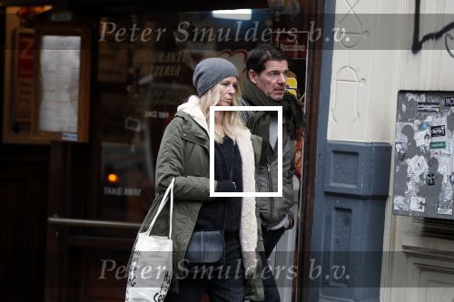 Amsterdam 19 december 2017
Twan Huys en zijn vrouw op de Utrechtsestraat