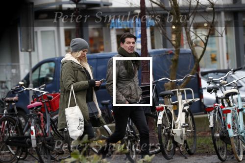 Amsterdam 19 december 2017
Twan Huys en zijn vrouw op de Utrechtsestraat