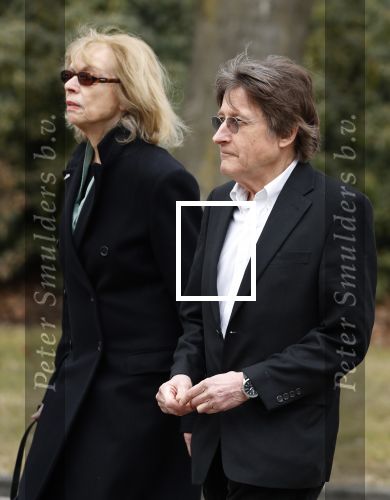 Leusden 6 maart 2018
Crematie Mies Bouwman in crematorium Leusden. Wim T Schippers met vrouw