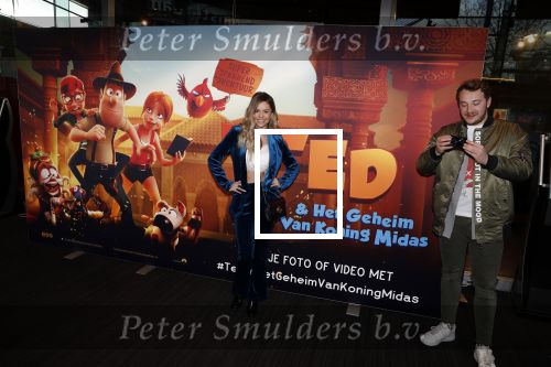 Amsterdam 11 februari 2018
Premiere Ted en het geheim van koning Midas in Pathe arena. Yvonne Coldeweijer met vriend??