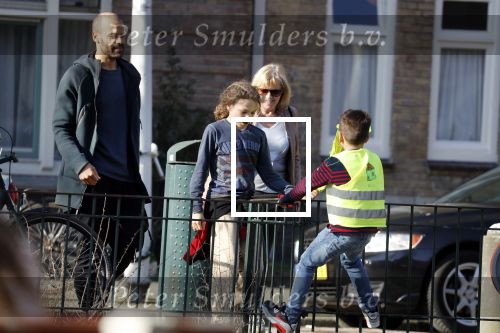 Amsterdam 27 februari 2019
Alain Clark en .. halen zijn zoontje op van school.