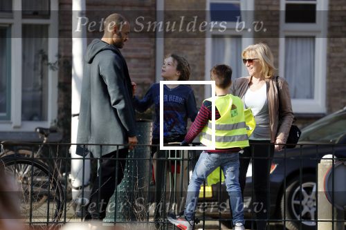 Amsterdam 27 februari 2019
Alain Clark en .. halen zijn zoontje op van school.