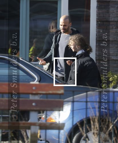 Amsterdam 27 februari 2019
Alain Clark en .. halen zijn zoontje op van school.