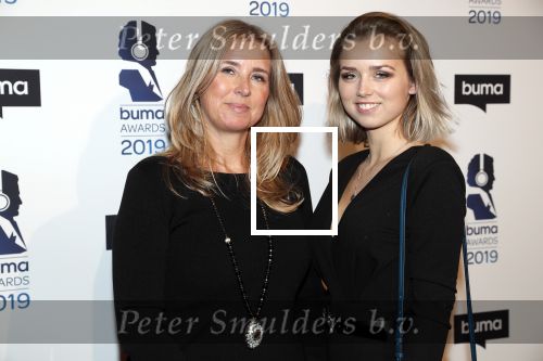 Hilversum 11 maart 2019
Uitreiking BUMA prijzen in studio 21. Alice Buys met dochter