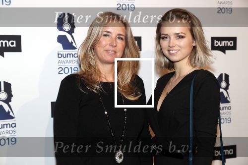 Hilversum 11 maart 2019
Uitreiking BUMA prijzen in studio 21. Alice Buys met dochter
