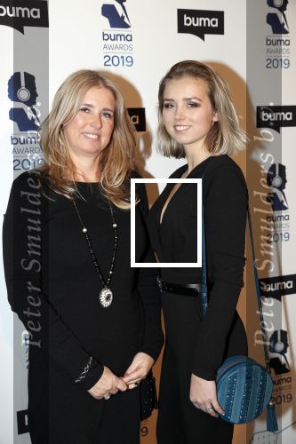Hilversum 11 maart 2019
Uitreiking BUMA prijzen in studio 21. Alice Buys met dochter