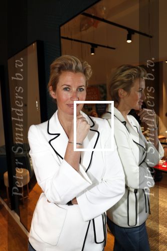 Amsterdam 4 februari 2019
Presentatie armbandje câ€™est Moi  (Art) voor de Esther Vergeer foundation.
Aanwezig zijn Esther Vergeer Quinty Trustfull Anouk Smulders Evelien de Bruijn en Mark Teurlings.