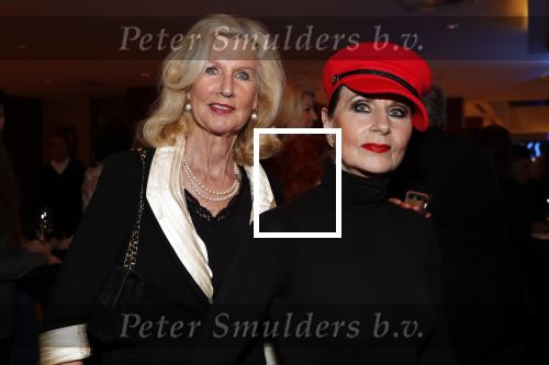 Amsterdam 3 maart 2019
Modeshow Paul Schulten in het Okura. Ans Markus met een vriendin