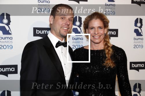 Hilversum 11 maart 2019
Uitreiking BUMA prijzen in studio 21. Armin v Buuren met zijn vrouw en compagnons
