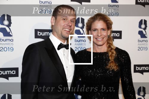 Hilversum 11 maart 2019
Uitreiking BUMA prijzen in studio 21. Armin v Buuren met zijn vrouw en compagnons