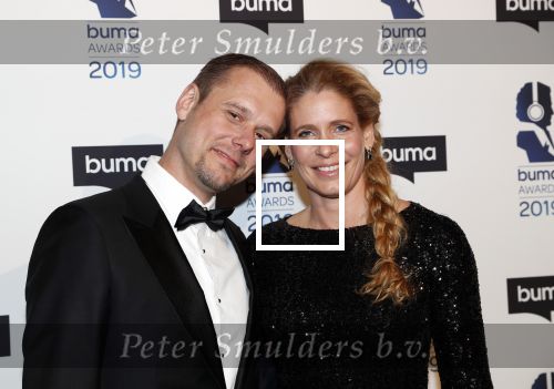 Hilversum 11 maart 2019
Uitreiking BUMA prijzen in studio 21. Armin v Buuren met zijn vrouw en compagnons