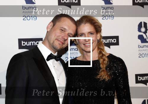 Hilversum 11 maart 2019
Uitreiking BUMA prijzen in studio 21. Armin v Buuren met zijn vrouw en compagnons